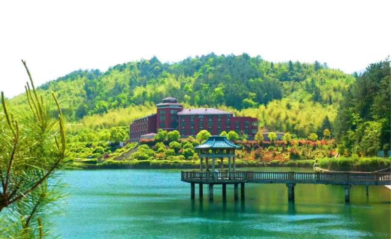 安吉七十二峰度假山庄